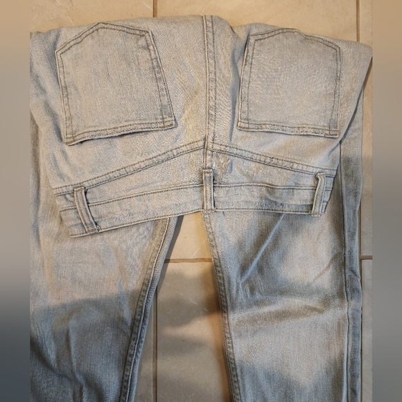 High-rise mom jeans size 2 - Picture 3 of 3